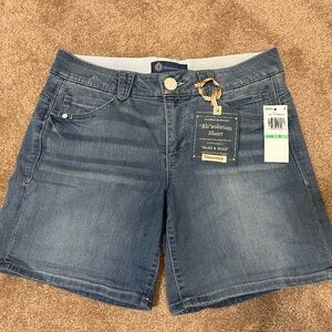 Democracy 'ab'solution shorts